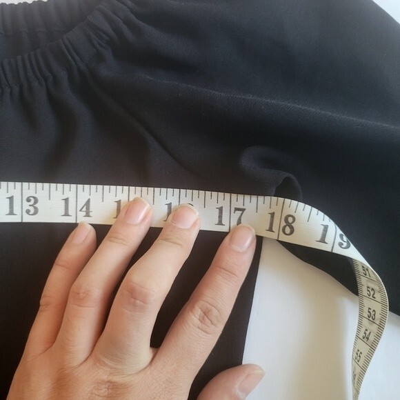 Wilfred Aritzia Black Long Sleeves Crop Top Size Small - Picture 5 of 6